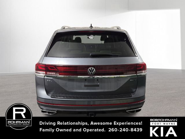 Used 2024 Volkswagen Atlas SEL Premium R-Line image 9