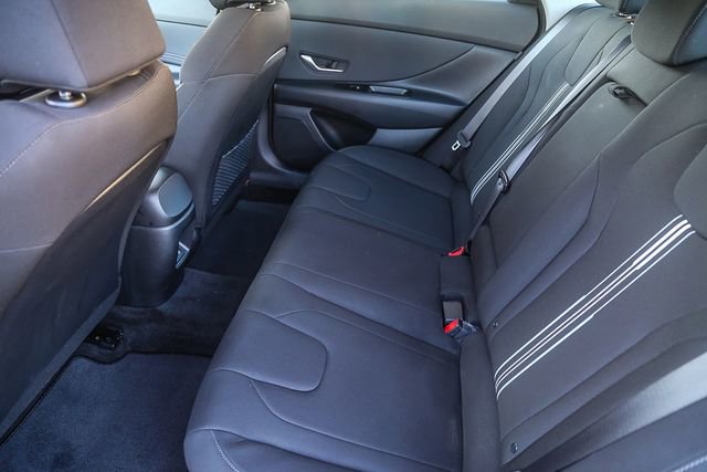 Certified 2025 Hyundai Elantra SEL image 22