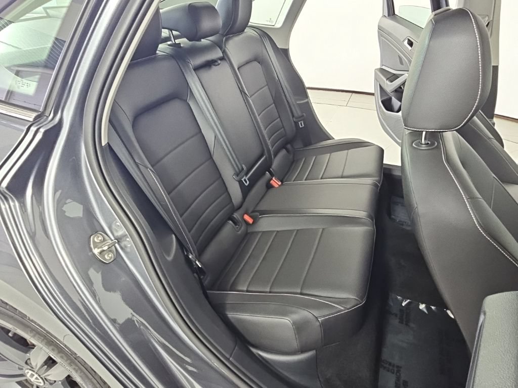 Used 2023 Volkswagen Jetta SE w/ Panoramic Sunroof Package FWD image 20