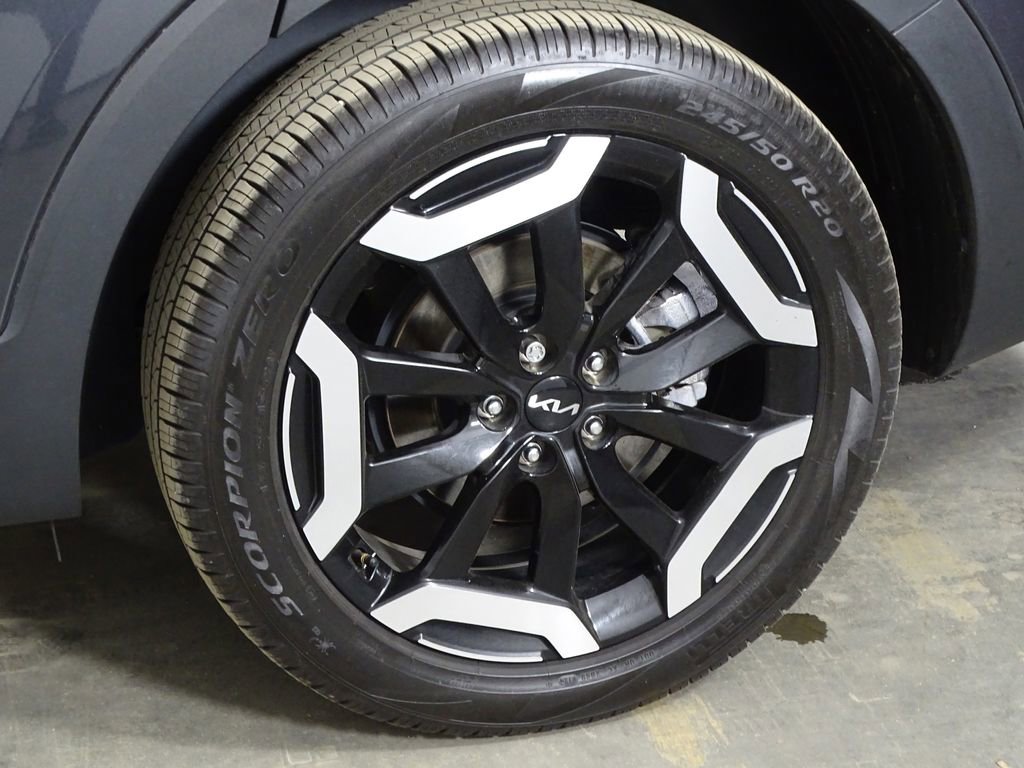 Used 2024 Kia Telluride EX w/ EX Captain's Chair Package image 46