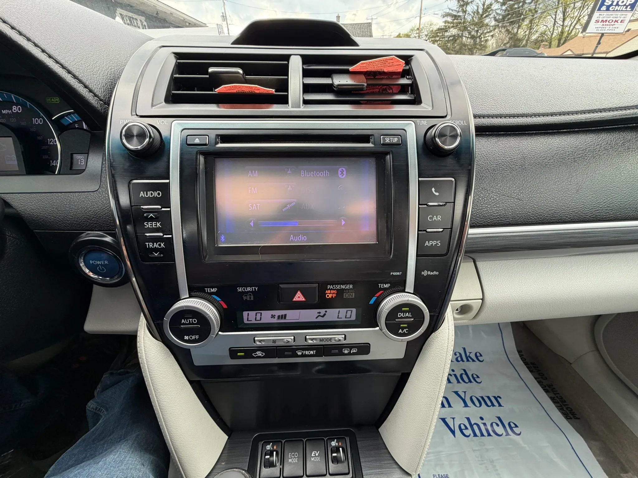 Used 2012 Toyota Camry XLE w/ Leather Pkg FWD image 11