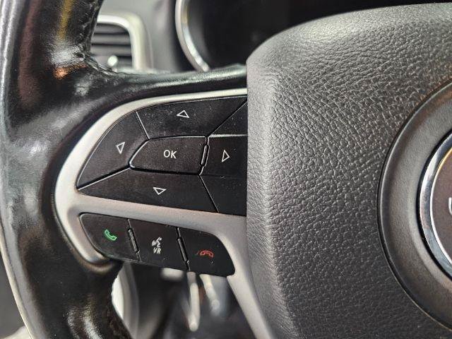 Used 2020 Jeep Grand Cherokee Laredo AWD/4WD image 17