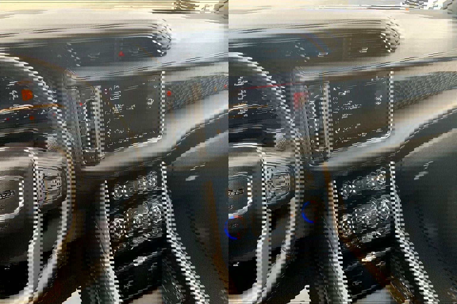 Used 2023 GMC Yukon XL Denali AWD/4WD image 6