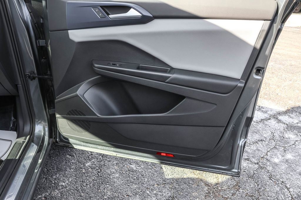 Certified 2022 Volkswagen Taos SE image 39