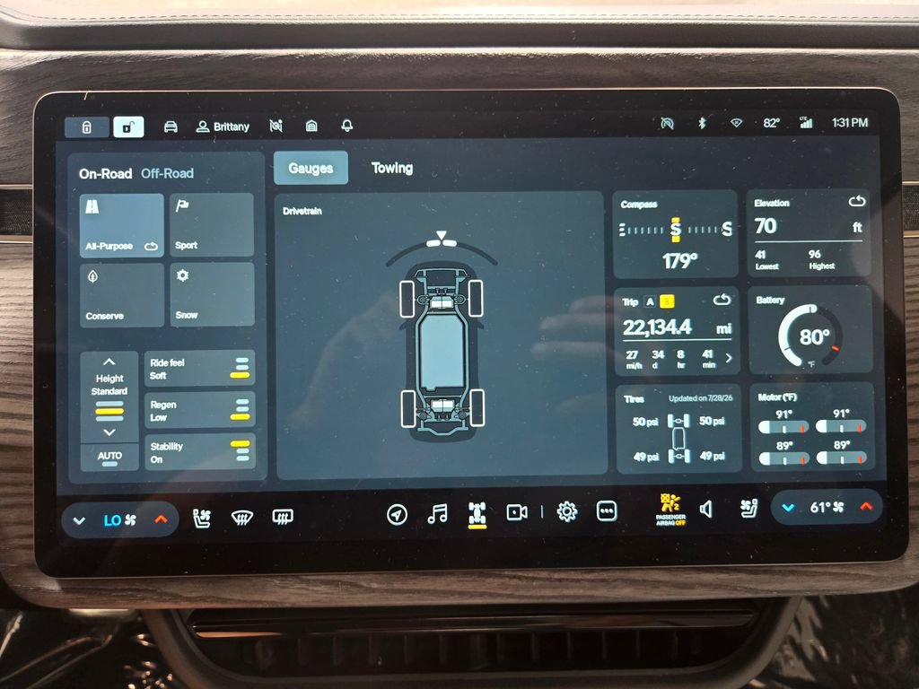 Used 2023 Rivian R1S Adventure AWD/4WD image 23