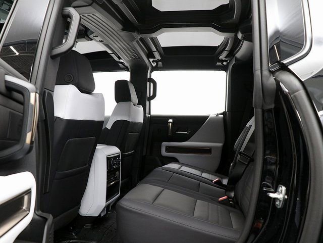 New 2025 GMC Hummer EV 3X w/ LPO, Dark Essentials Package AWD/4WD image 13