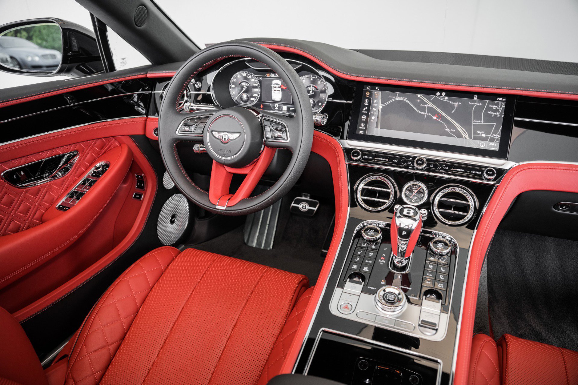 Used 2023 Bentley Continental GT V8 image 25