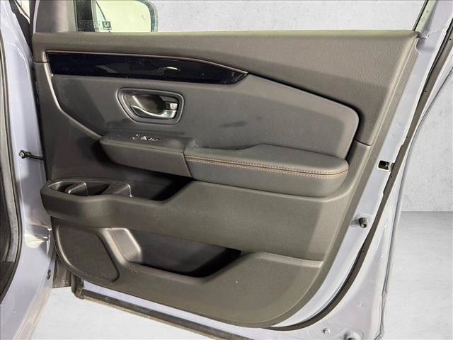 Used 2025 Honda Pilot TrailSport image 15