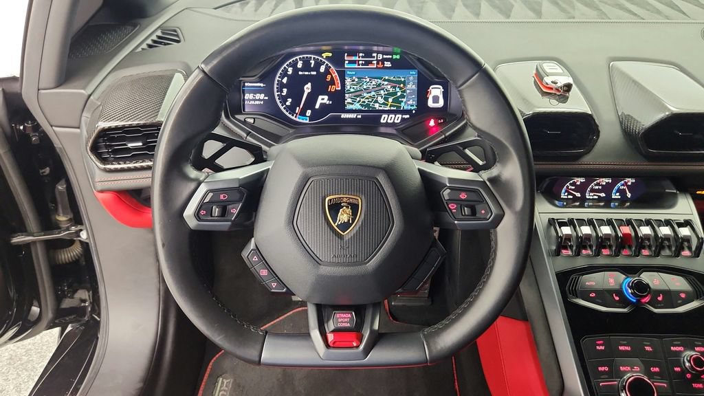 Used 2015 Lamborghini Huracan LP 610-4 AWD/4WD image 34