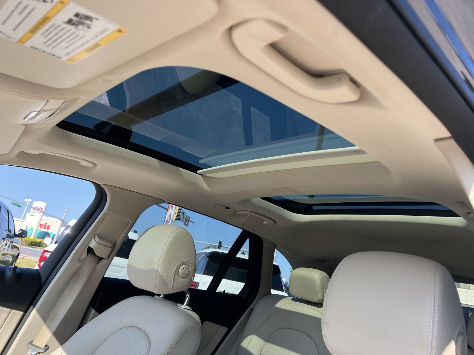 Used 2021 Mercedes-Benz GLC 300 4MATIC w/ Premium Package image 30
