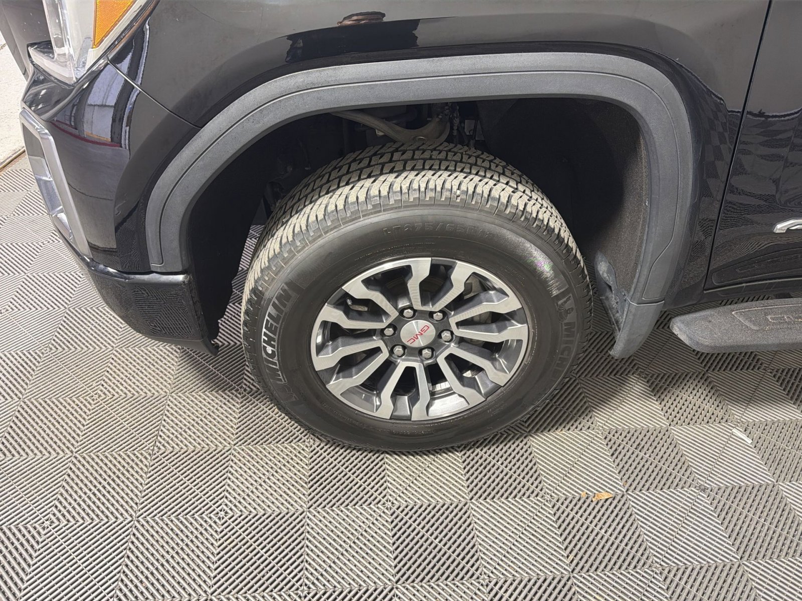 Used 2021 GMC Sierra 1500 AT4 w/ AT4 Premium Package image 12