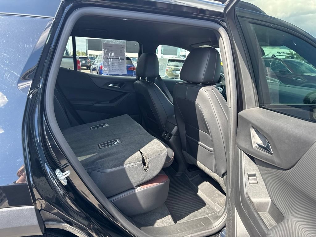 Used 2025 Chevrolet Equinox RS AWD/4WD image 16