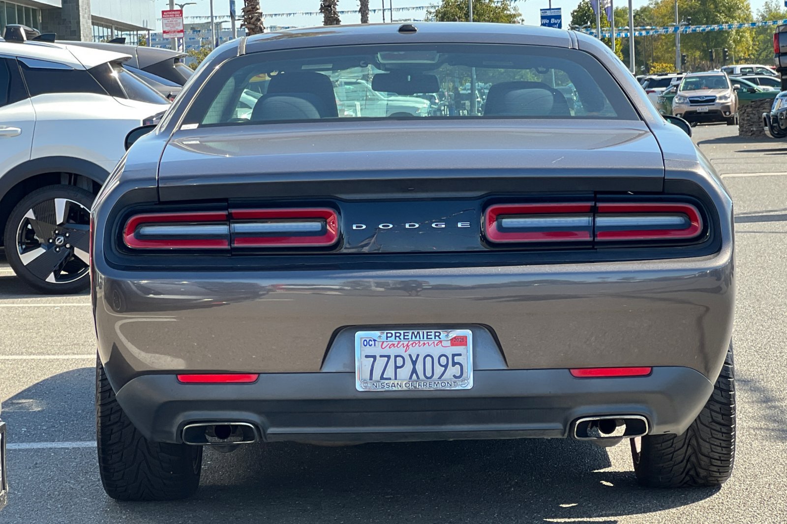 Used 2016 Dodge Challenger SXT RWD image 5