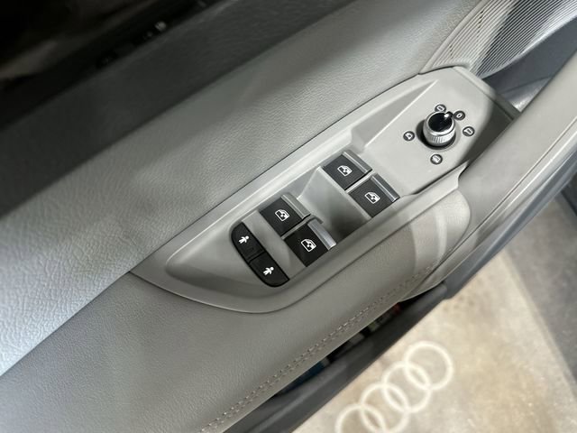 Used 2019 Audi Q5 2.0T Premium Plus w/ Premium Plus Package image 19