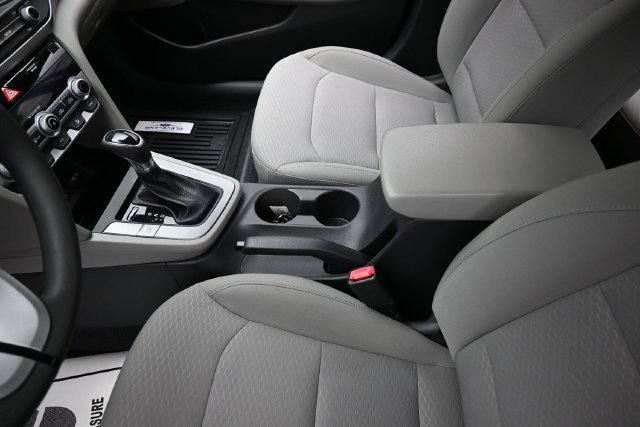 Used 2020 Hyundai Elantra SE FWD image 25