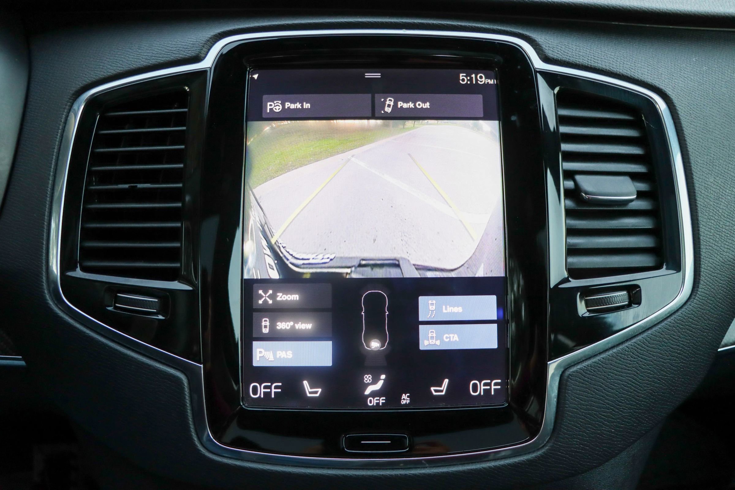 Used 2018 Volvo XC90 T6 R-Design w/ Convenience Package image 46