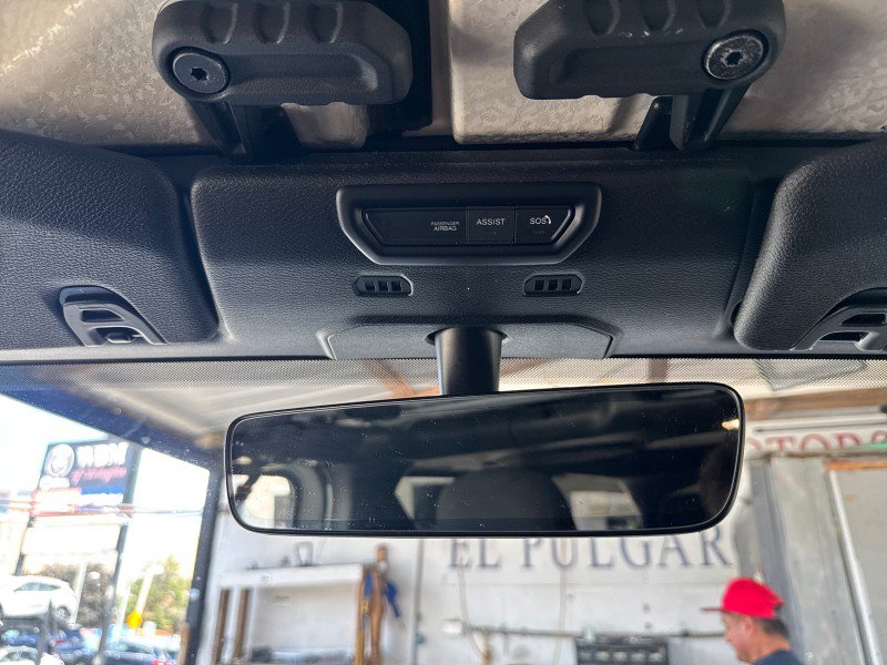 Used 2019 Jeep Wrangler Unlimited Sahara AWD/4WD image 27