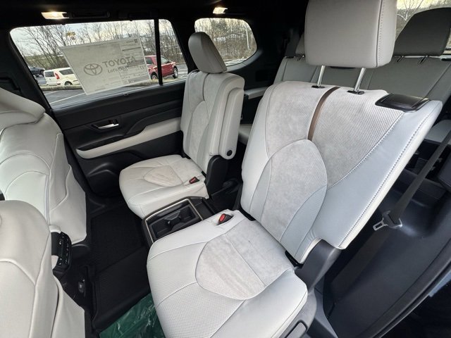 New 2026 Toyota Grand Highlander AWD Hybrid image 14
