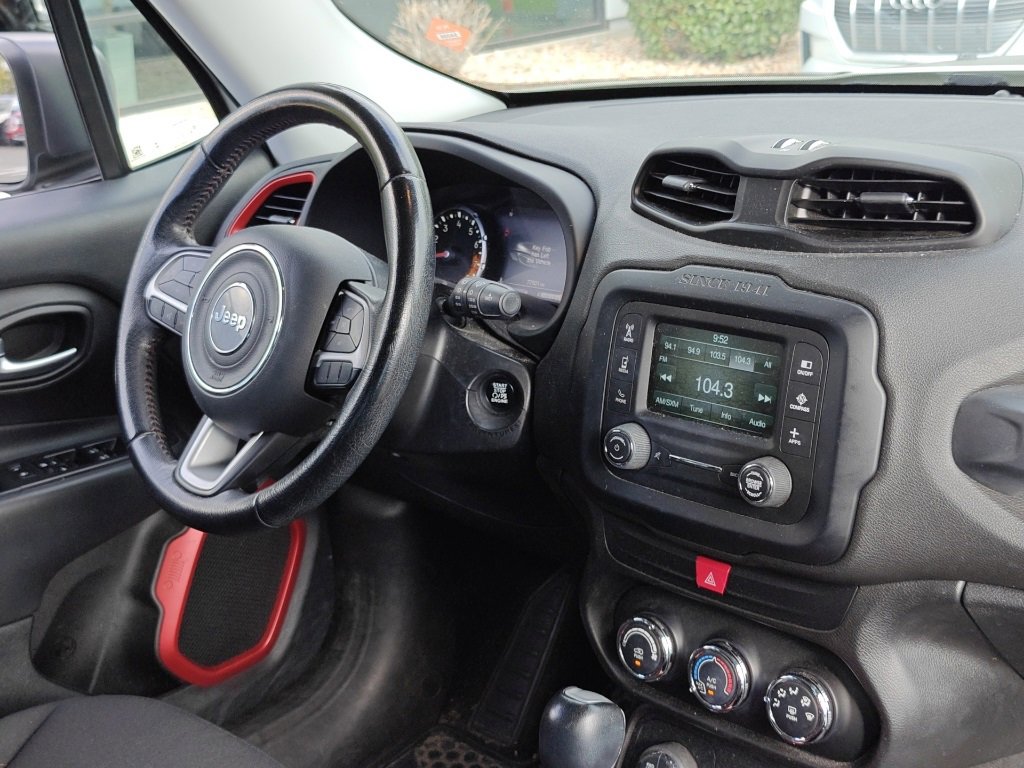 Used 2016 Jeep Renegade Trailhawk image 29