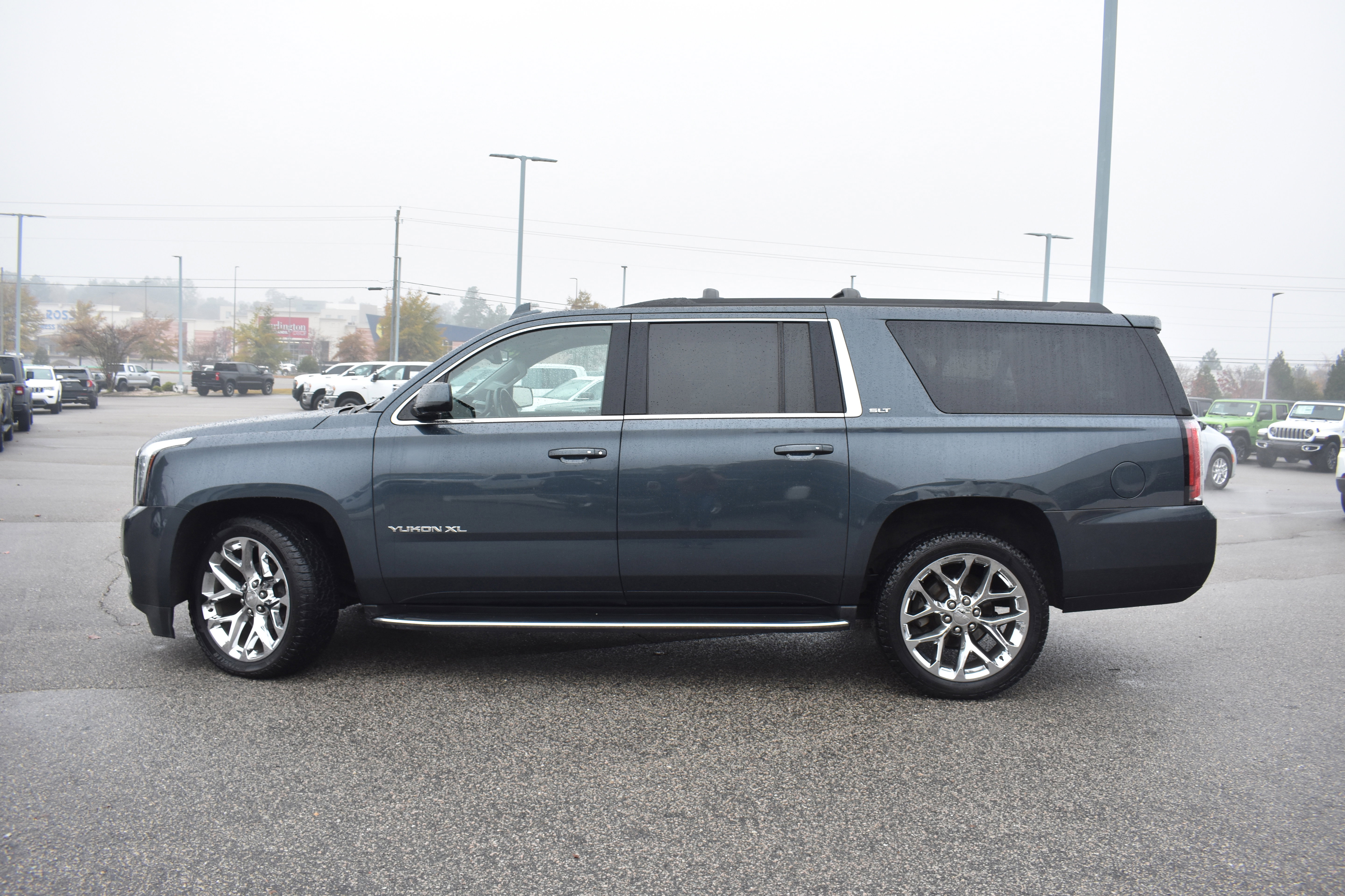 Used 2019 GMC Yukon XL SLT w/ Open Road Package image 7