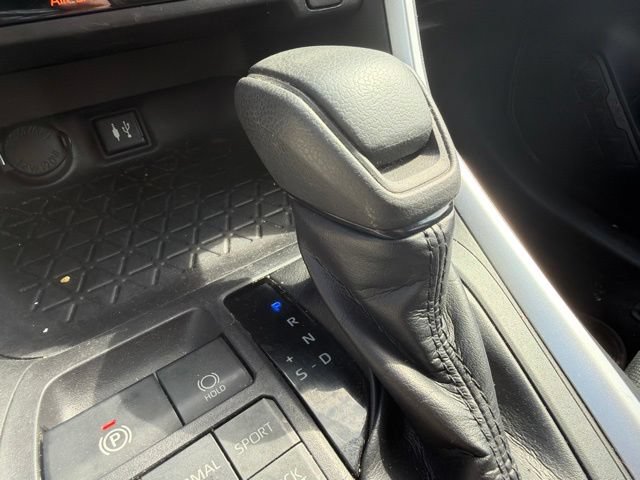 Used 2019 Toyota RAV4 XLE w/ Carpet Mat Package AWD/4WD image 32