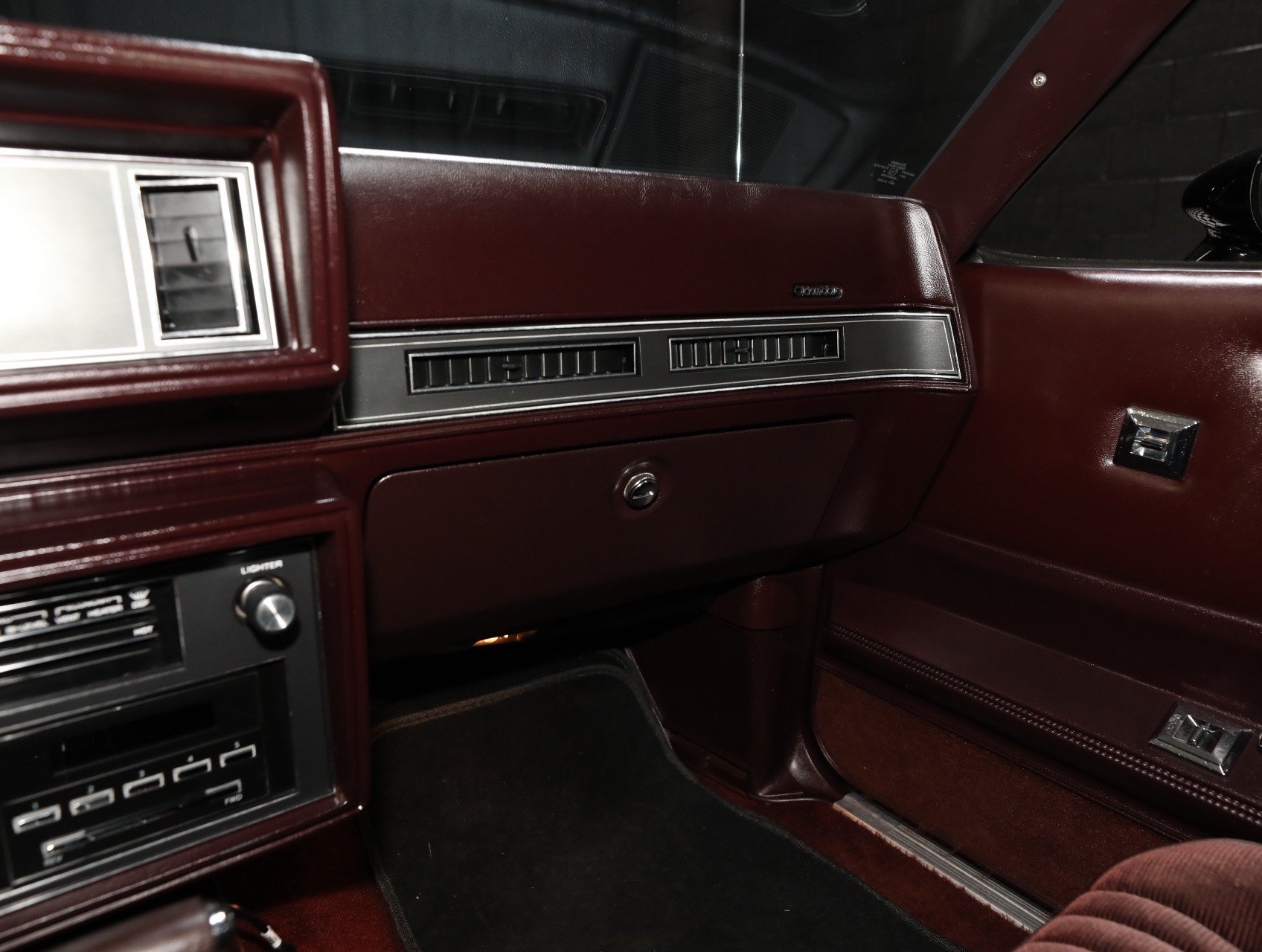 Used 1987 Oldsmobile Cutlass Supreme Salon RWD image 51
