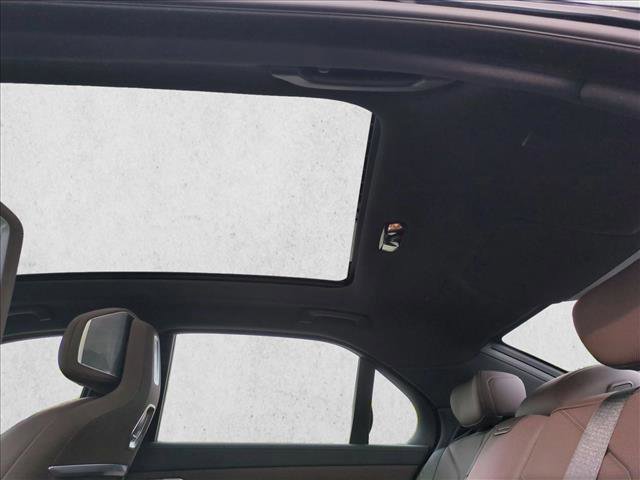 Used 2024 BMW 760i xDrive w/ Premium Package 2 image 20