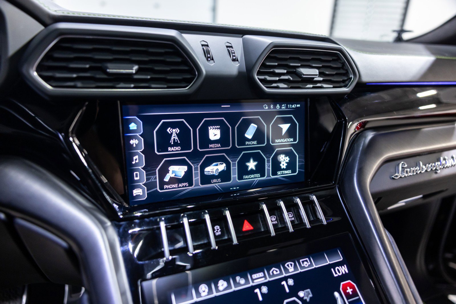 Used 2022 Lamborghini Urus AWD/4WD image 41