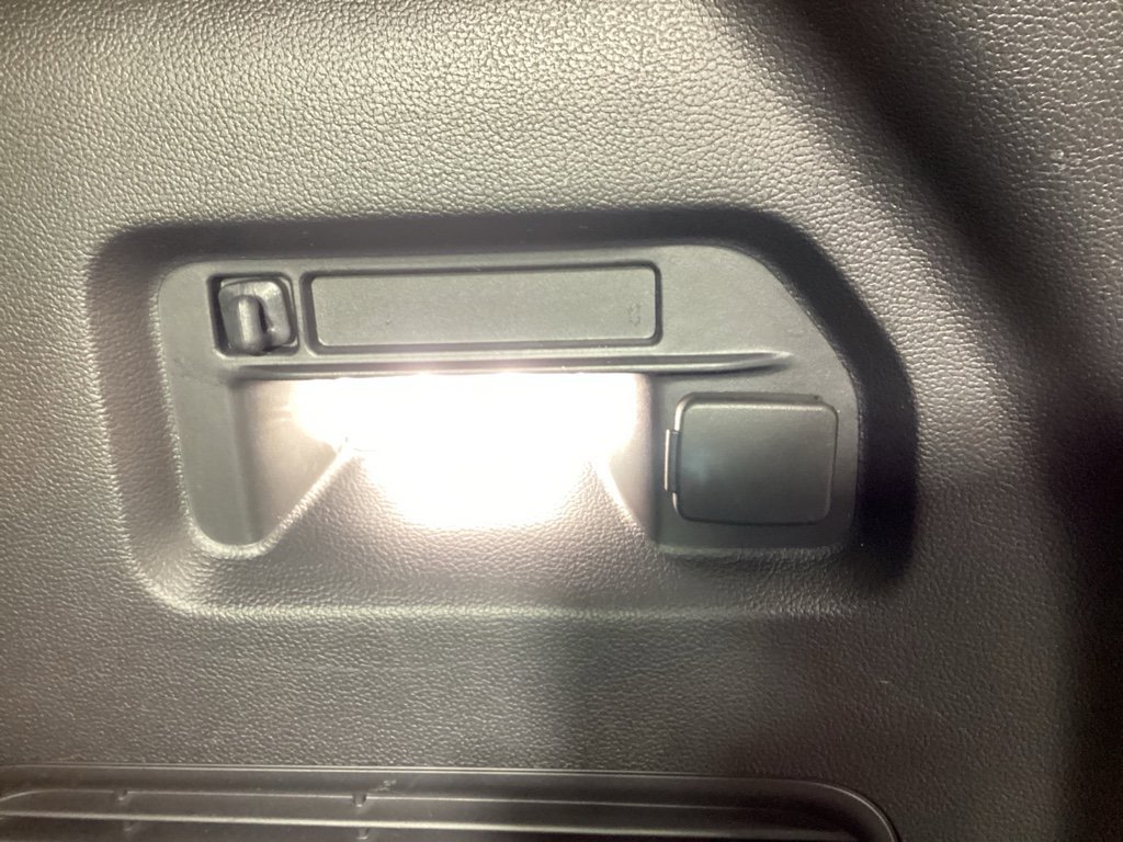 Used 2025 Ford Explorer Active w/ Active Comfort Package image 34