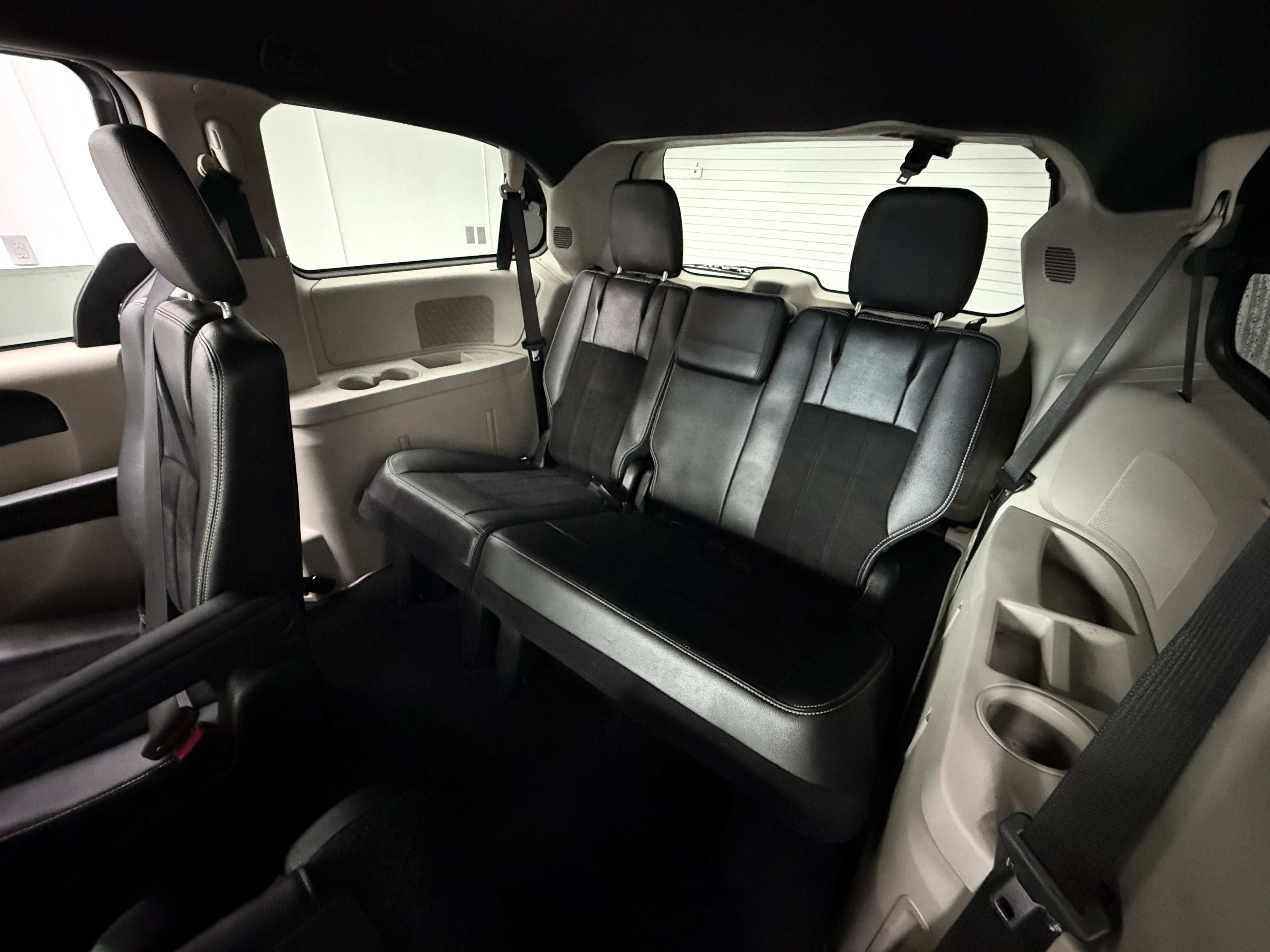 Used 2017 Dodge Grand Caravan SE image 21