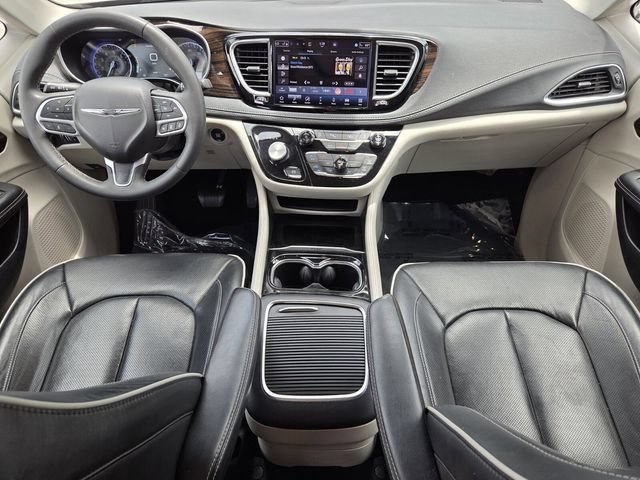 Used 2023 Chrysler Pacifica Limited FWD image 19