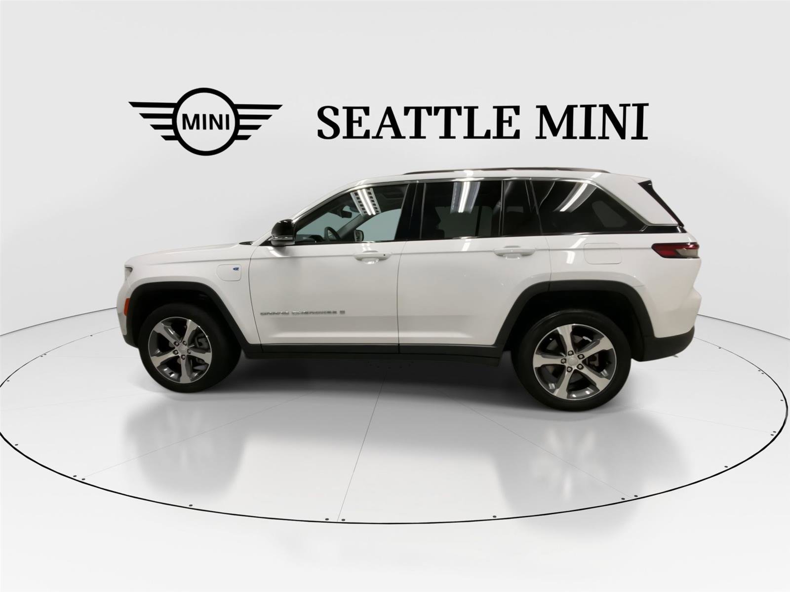 Used 2022 Jeep Grand Cherokee Limited 4xe w/ Luxury Tech Group II image 7