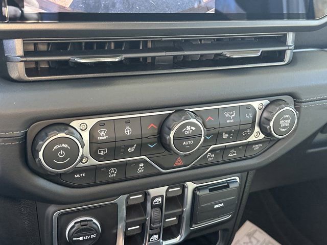 New 2026 Jeep Wrangler Sahara image 32