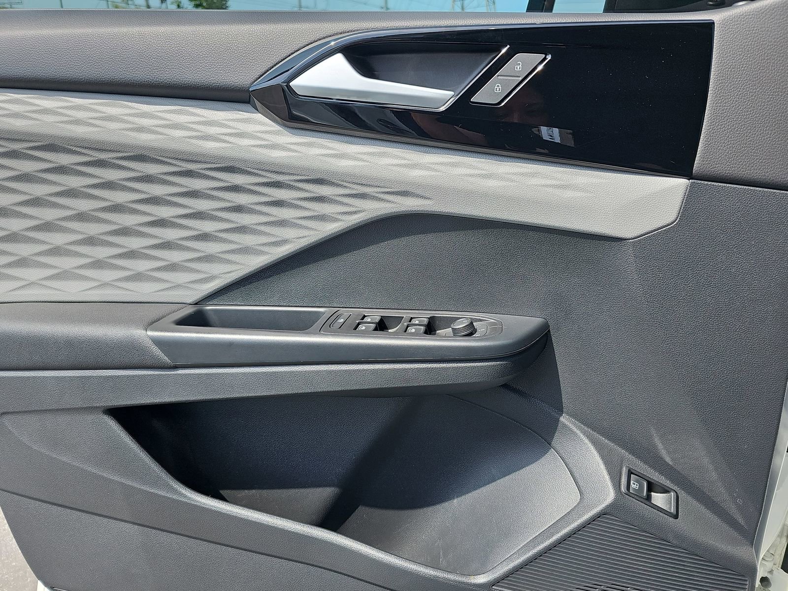 Used 2023 Volkswagen Taos S FWD image 25