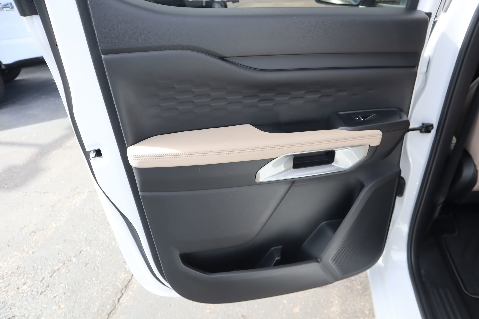 New 2025 Ford Ranger XLT w/ Equipment Group 301A High image 17