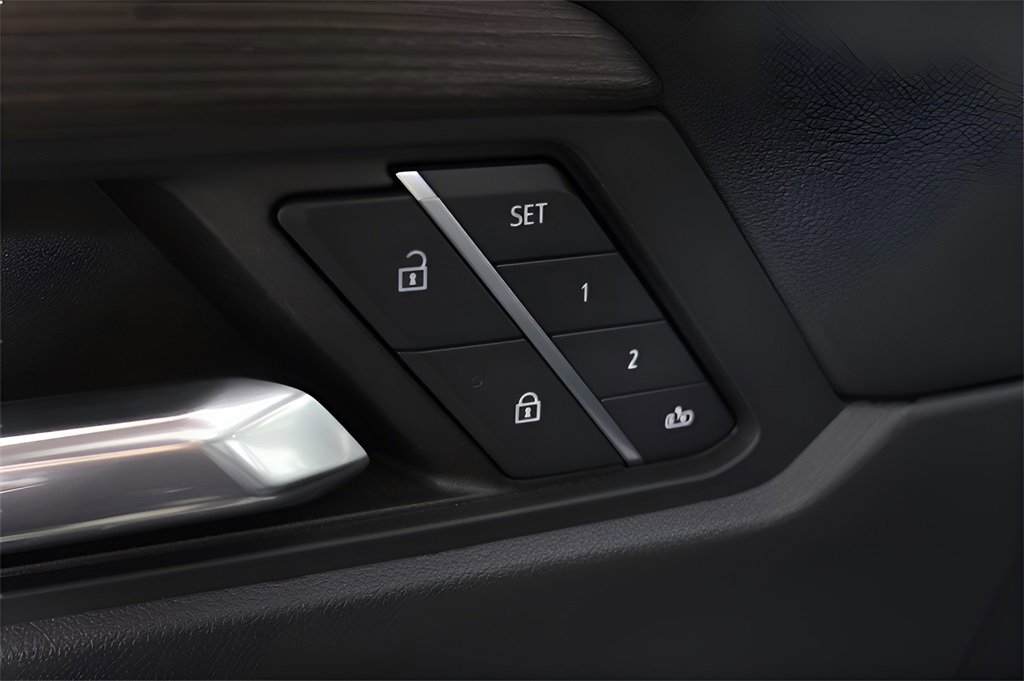 Used 2024 GMC Acadia Denali image 28