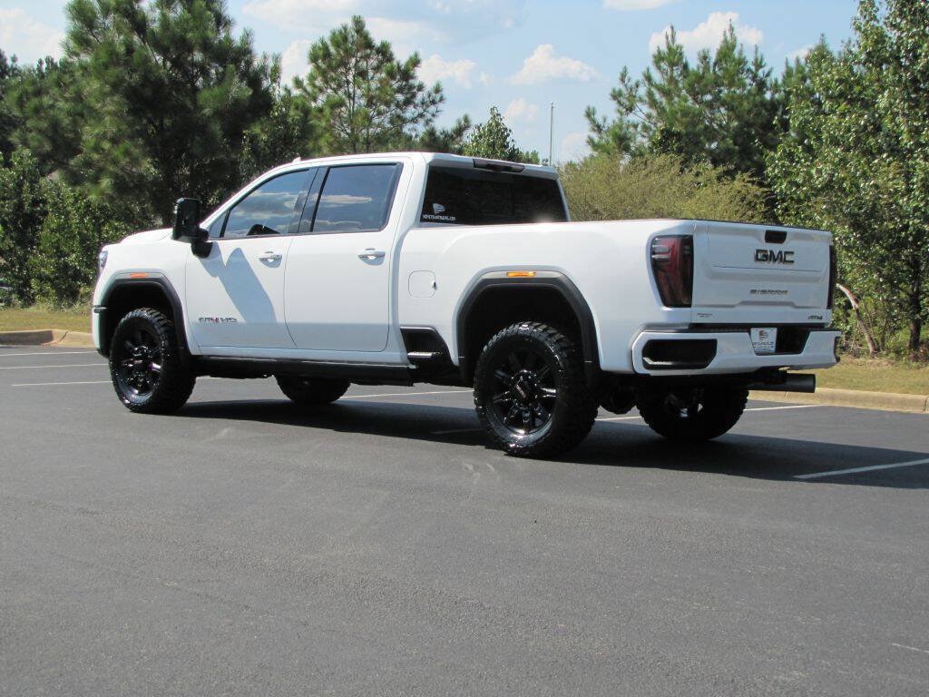 Used 2024 GMC Sierra 2500 AT4 w/ AT4 Premium Plus Package AWD/4WD image 7
