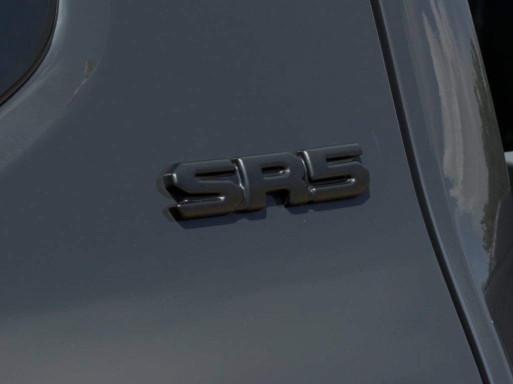 Used 2025 Toyota Tacoma SR5 AWD/4WD image 10