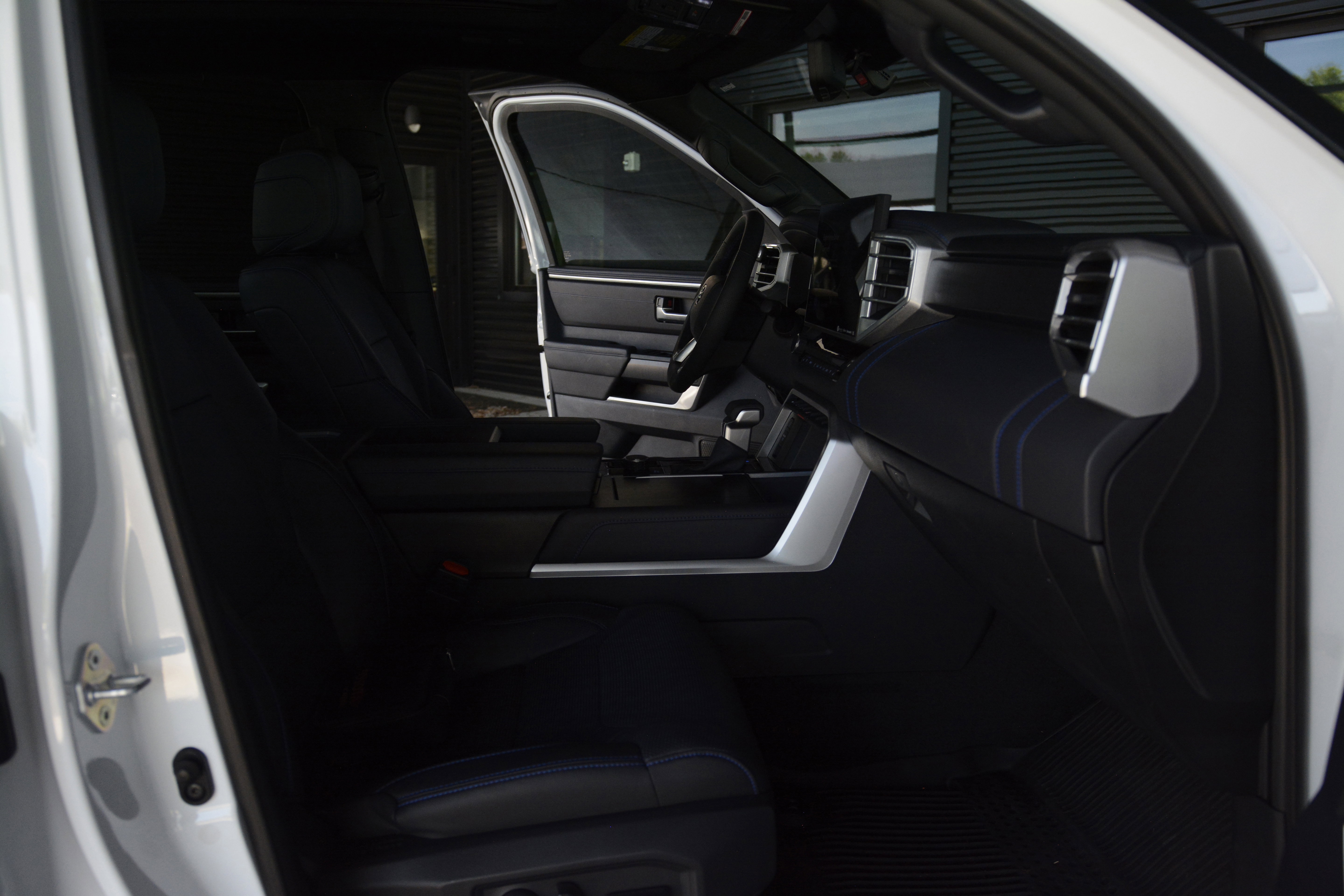 Used 2023 Toyota Tundra Platinum AWD/4WD image 28