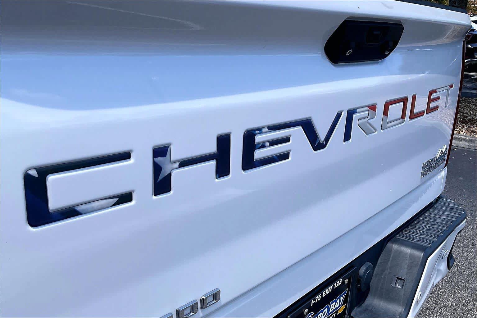 Used 2023 Chevrolet Silverado 2500 High Country w/ Z71 Off-Road Package AWD/4WD image 16