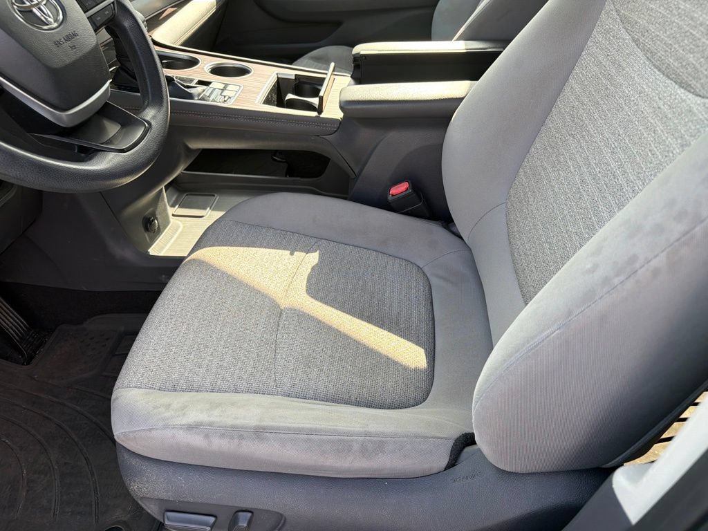 Used 2021 Toyota Sienna LE w/ LE Plus Package AWD/4WD image 12