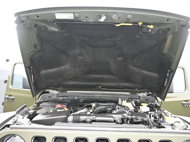 Used 2022 Jeep Gladiator Mojave w/ Dual Top Group AWD/4WD image 21