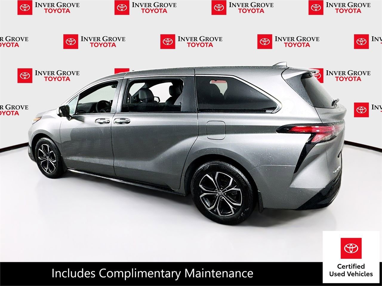 Certified 2026 Toyota Sienna Platinum AWD/4WD image 7