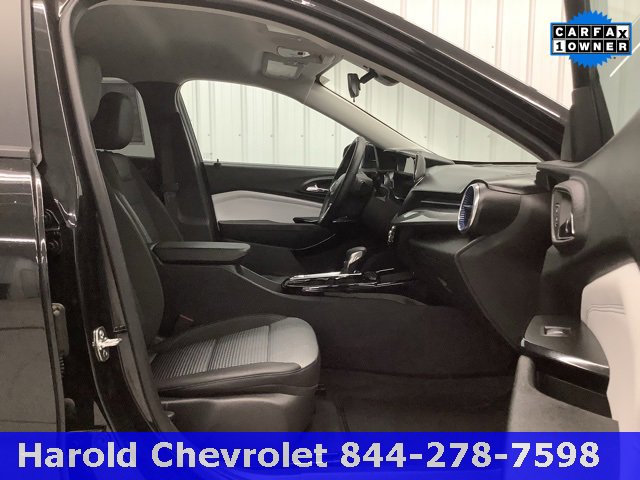 Used 2025 Chevrolet Trax LT w/ LT Convenience Package image 11