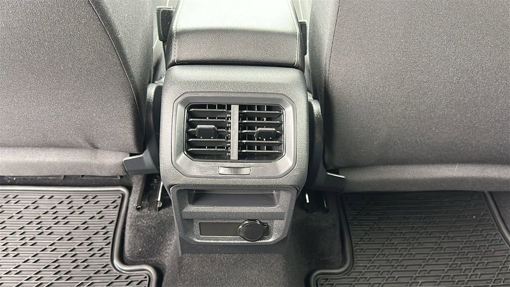 Used 2023 Volkswagen Tiguan S image 31