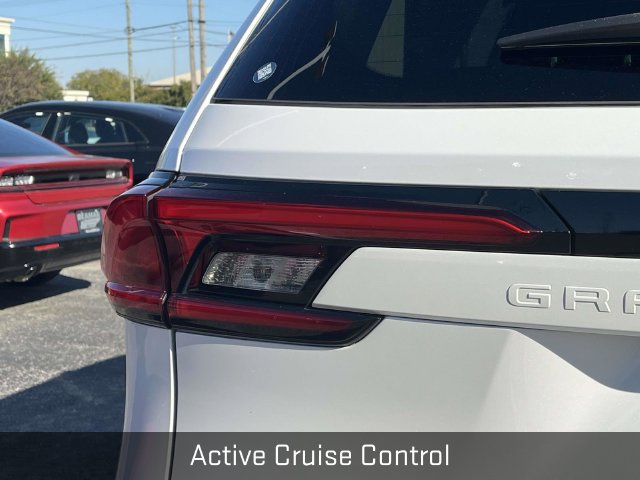 Used 2024 Toyota Grand Highlander AWD image 10