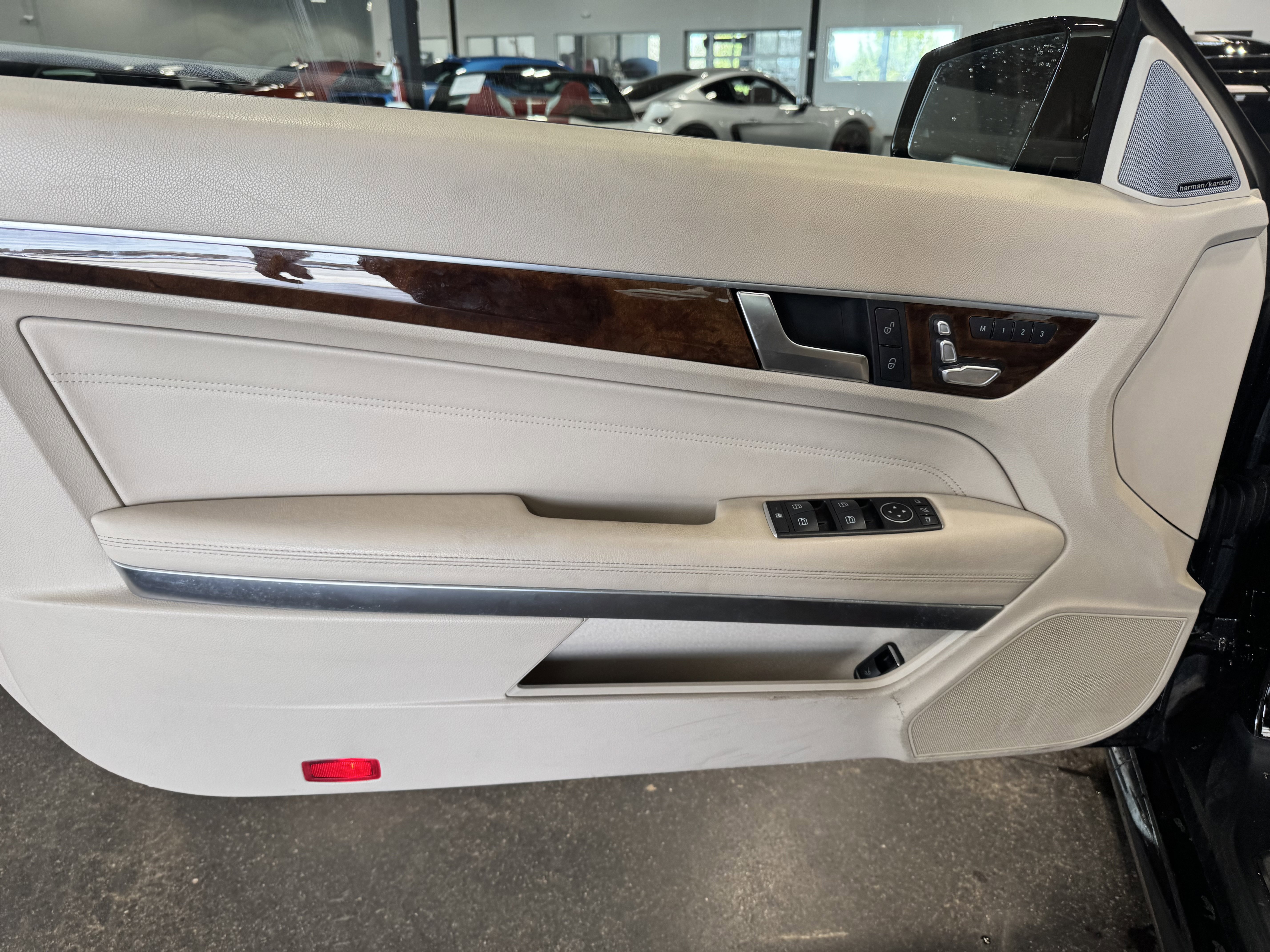 Used 2016 Mercedes-Benz E 400 Cabriolet image 12