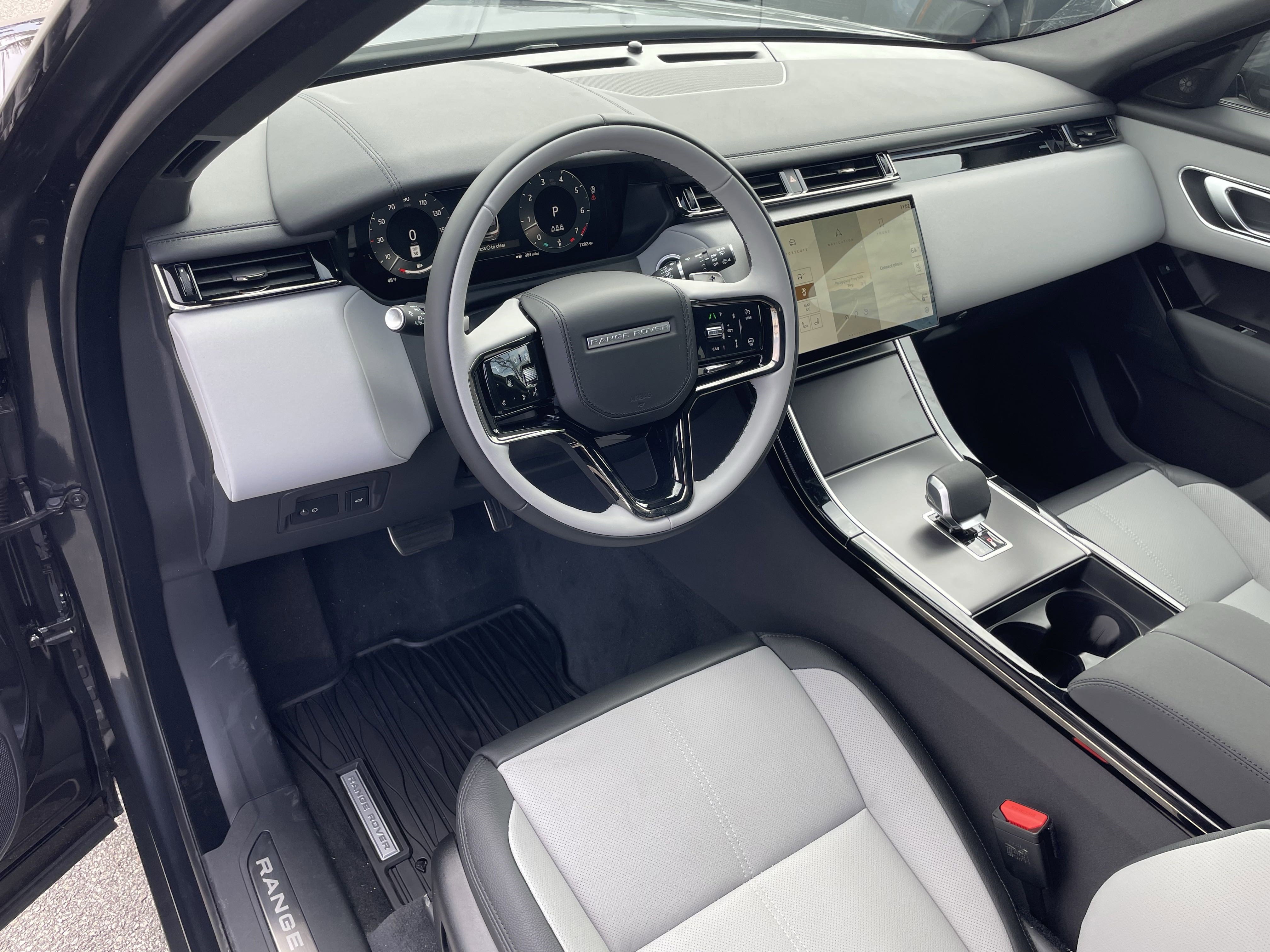 New 2026 Land Rover Range Rover Velar Dynamic SE image 13