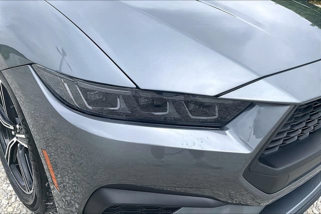 Used 2025 Ford Mustang Premium RWD image 25
