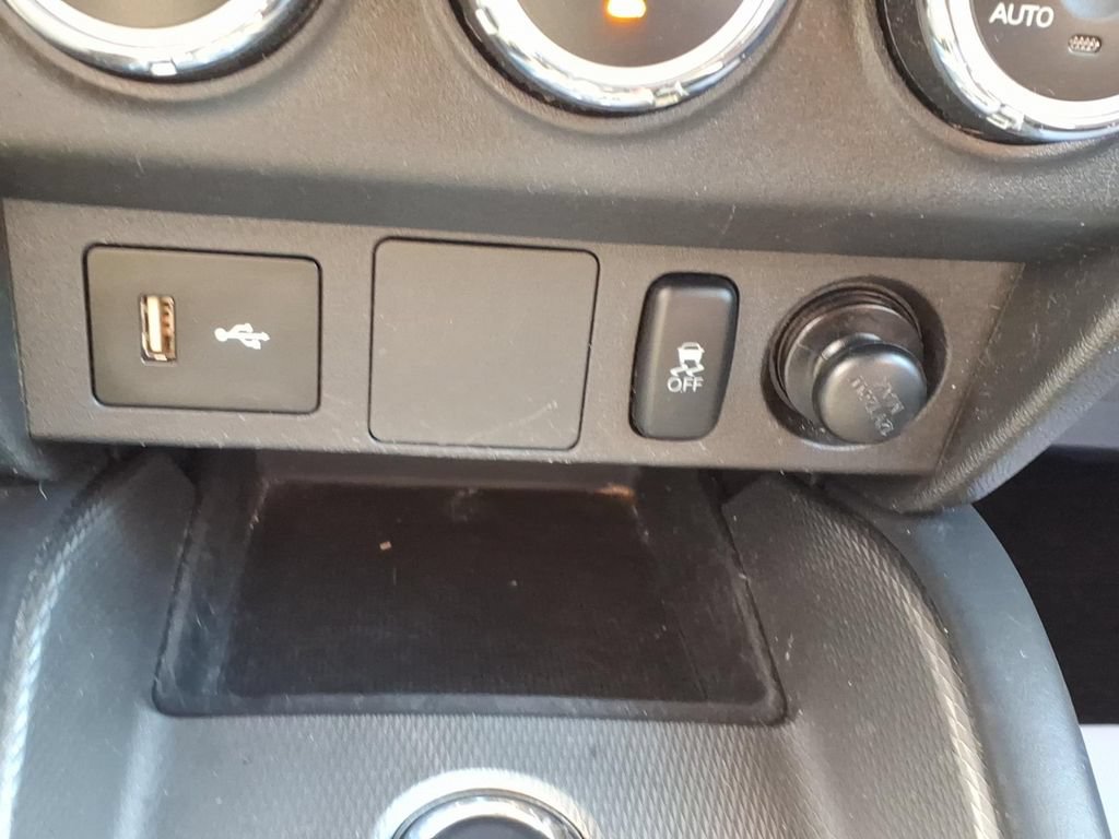 Used 2018 Mitsubishi Outlander Sport ES AWD/4WD image 25